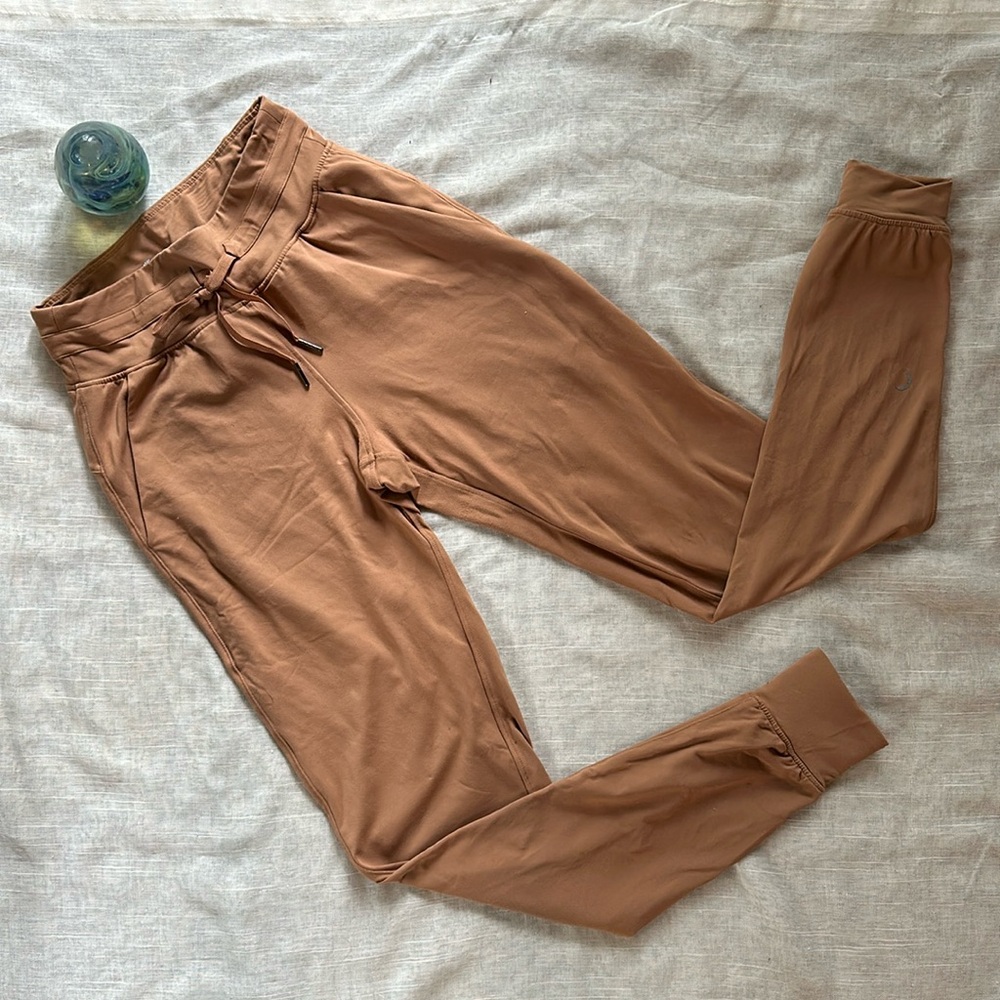 ZYIA Women's Track Joggers in Warm Camel Brown